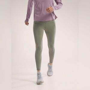 ARC’TERYX ESSENTIAL HIGH RISE 26” LEGGINGS IN FORAGE 12 170/84A